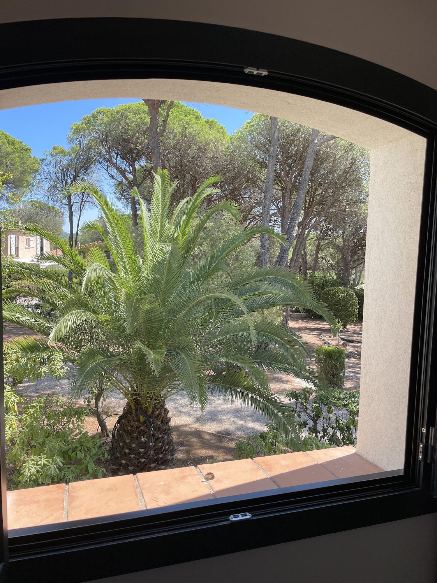 Hotel Le Confidentiel 4*